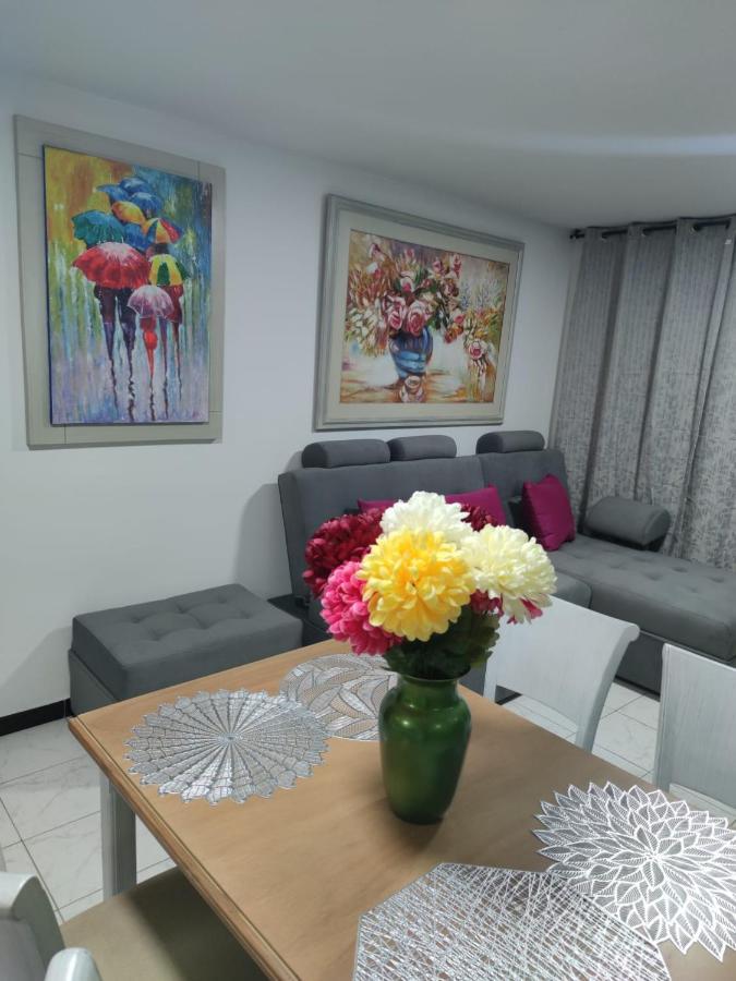 406 Apartaestudio Portal De Cadiz , Exclusivo Y Central, Con Parqueadero Capacidad 4 Personas Apartman Ibagué Kültér fotó