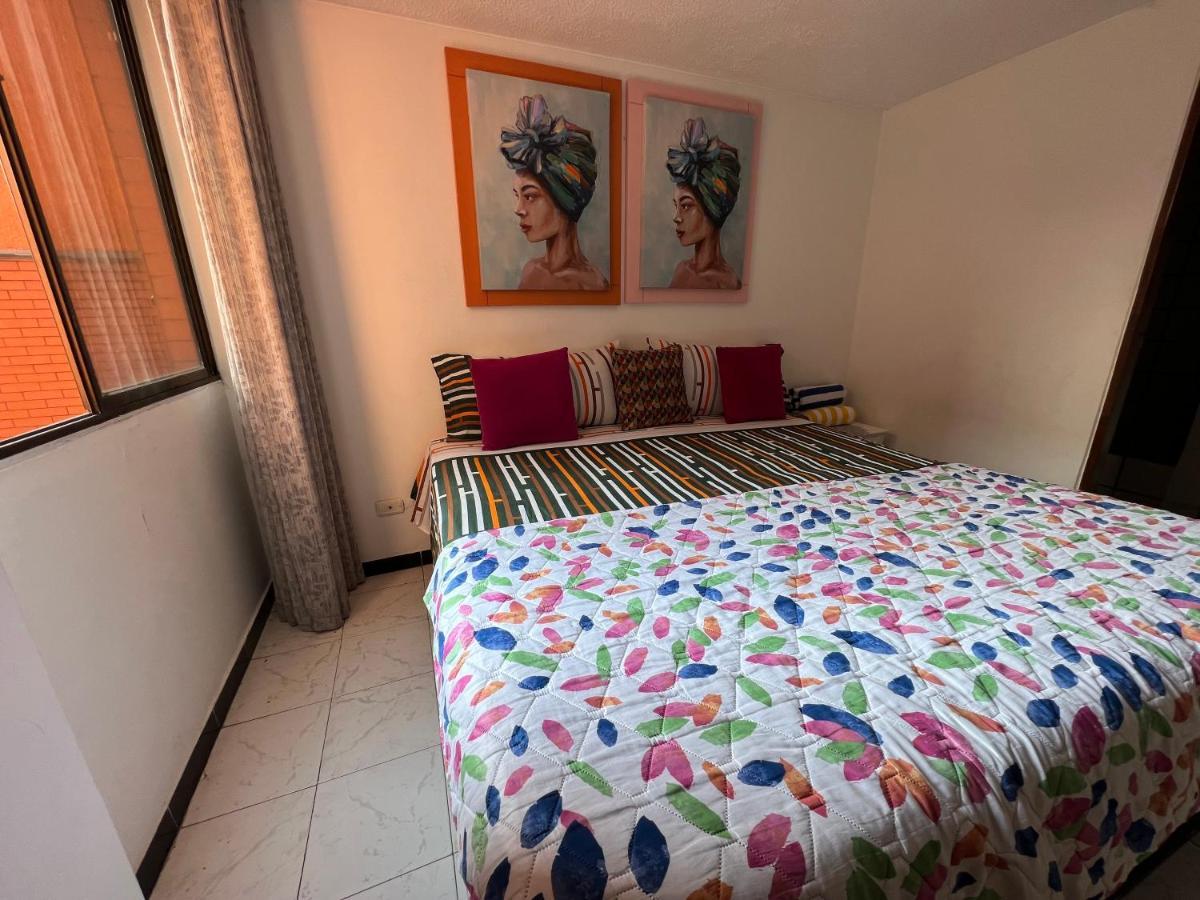 406 Apartaestudio Portal De Cadiz , Exclusivo Y Central, Con Parqueadero Capacidad 4 Personas Apartman Ibagué Kültér fotó